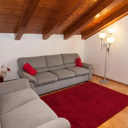 아파트 With A Parking Space - 12302 *