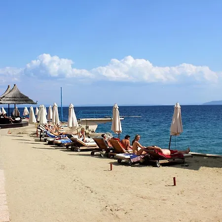 With A Parking Space - 12302 *