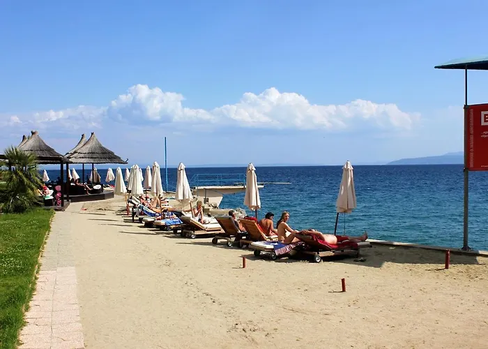 With A Parking Space - 12302 *